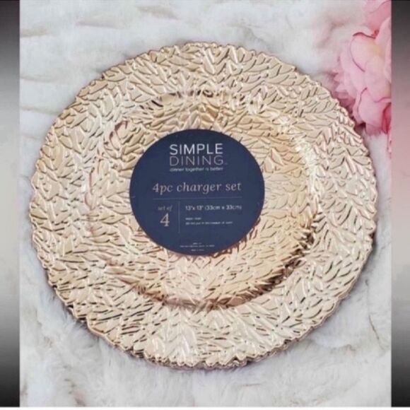 New Simple Dining 4 pc Gold Charger set - Picture 10 of 11